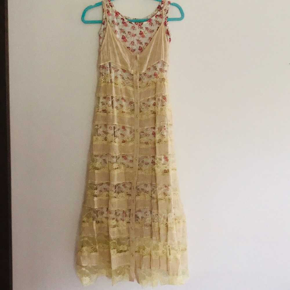 Retro and feminine dual layered dress!